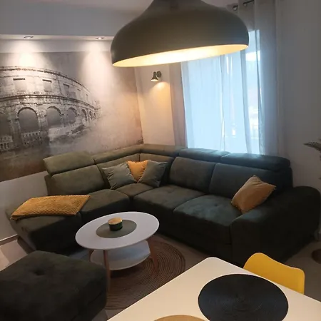 Appartamento Konfort 2+2 Pola